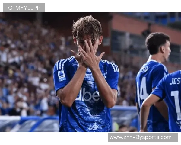 瓦拉内社媒晒与温格亨利合照观战科莫尤文重温足球传奇时刻